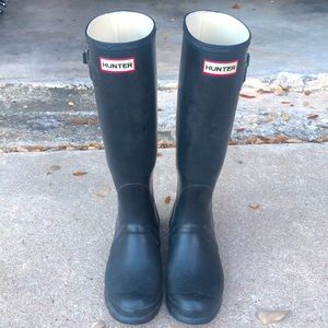 Hunter black rain boots